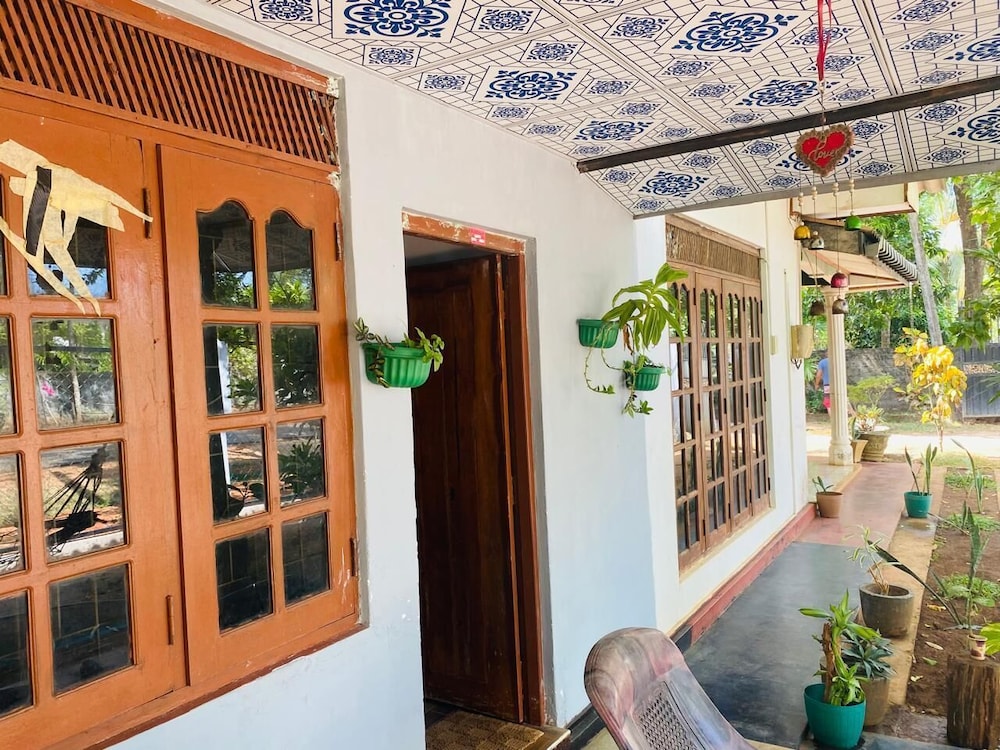 Elephant Safari Lodge