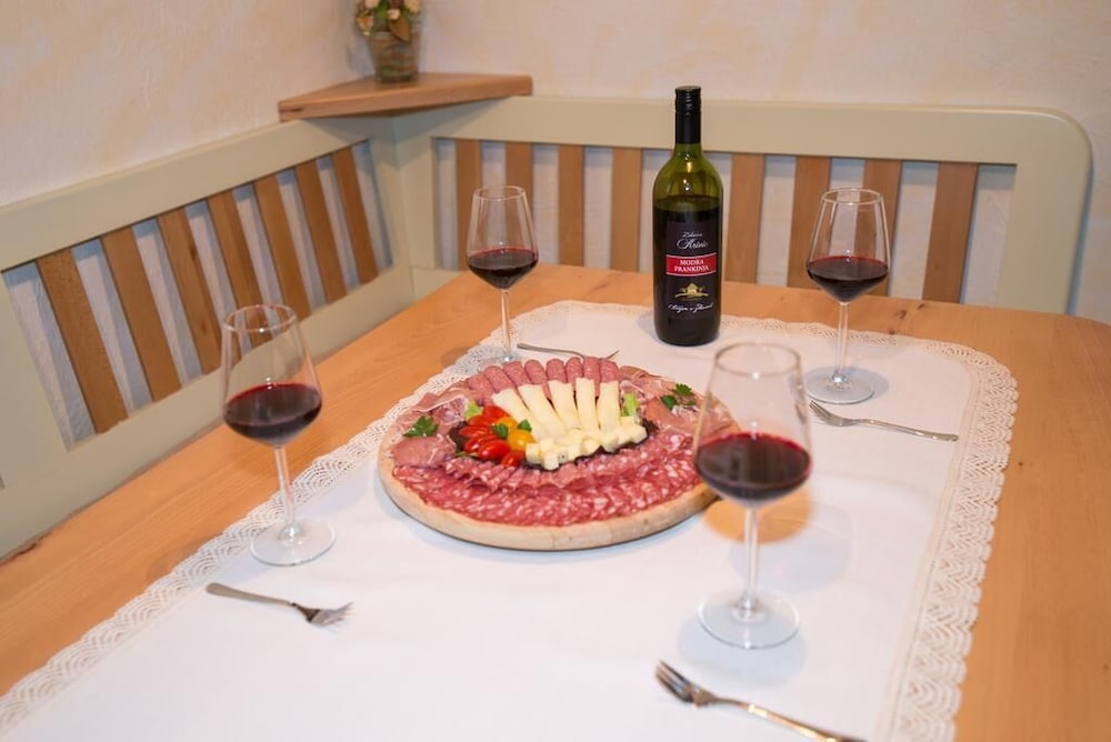 Vineyard Cottage Vina in Medu view 2