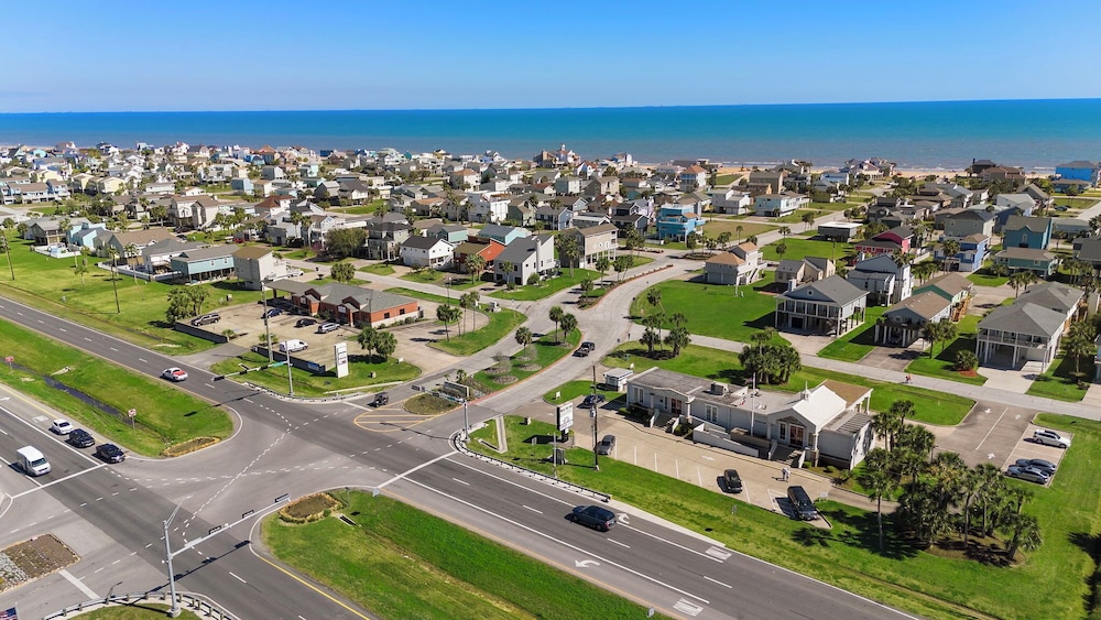 Pirates Beach Retreat by Ryson Vacation Rentals
