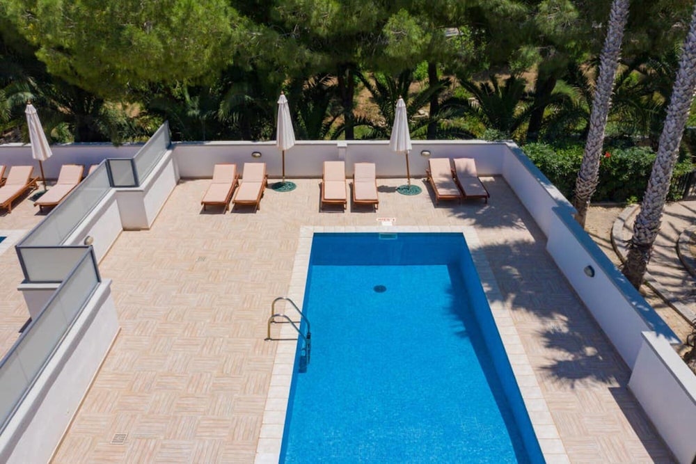 Villa Hibiscus 3 Bedroom Villa With Private Pool view 3