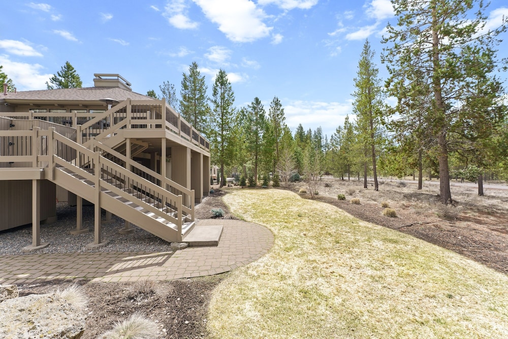 20 Aspen Lane 5 Bedroom Home