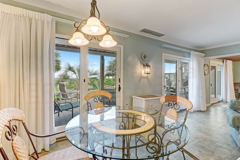 Fernandina Beach Vacations - Dog Friendly Oceanfront Beach House by RedAwning - Property Image 19