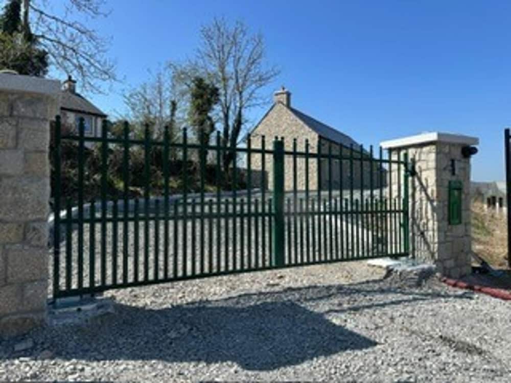 Nelly Daly's Barn - Sleeps 6 - Brand New - Parking
