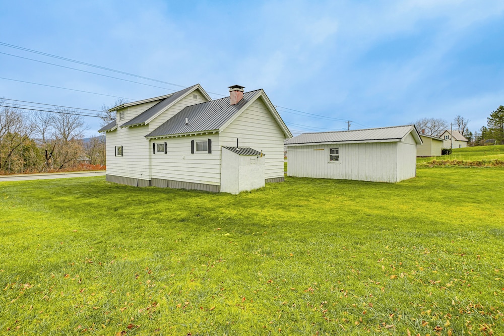 Near Skiing & Snowmobiling: Home in Mars Hill!