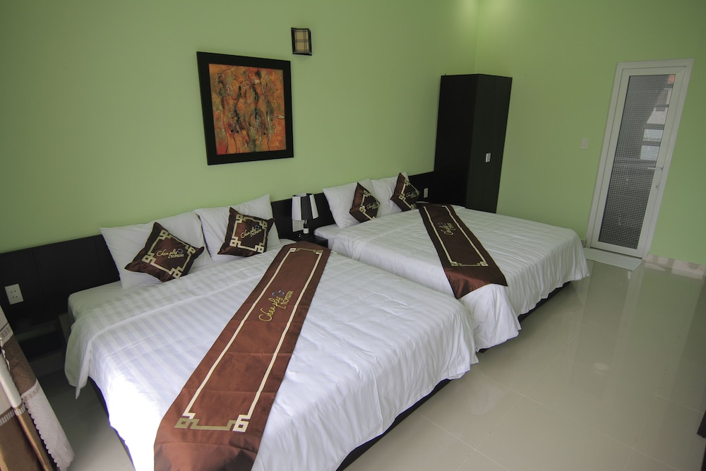 Chau Plus Homestay
