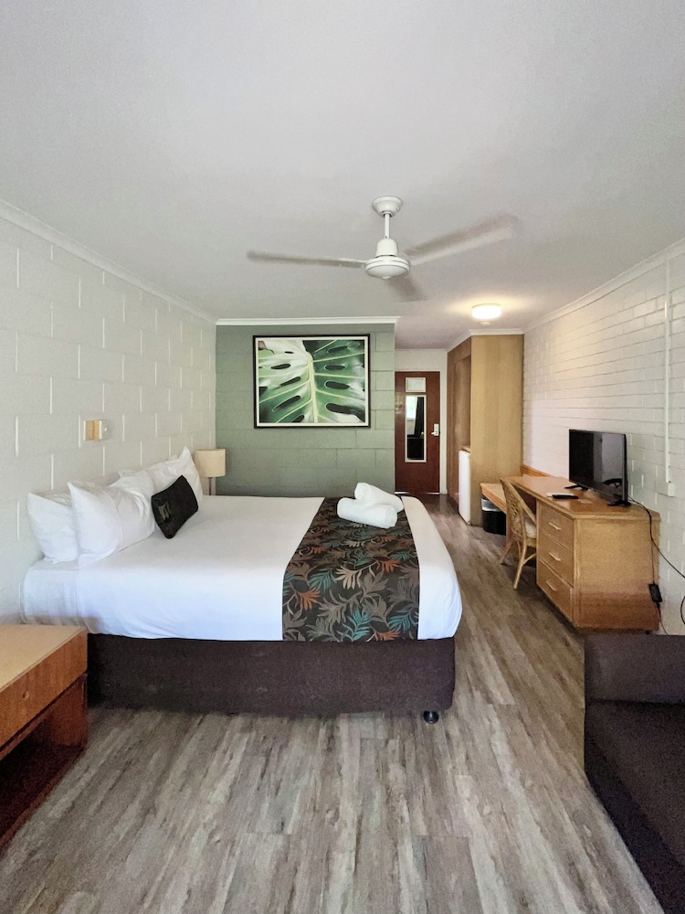 Mission Beach Lodge