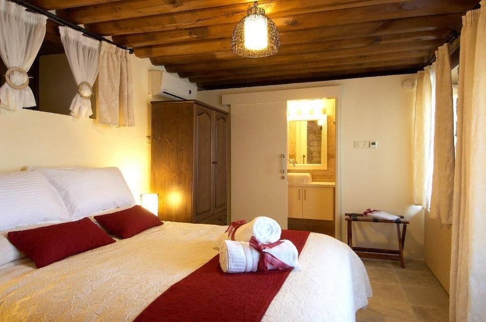 Arsorama Village Homes view 3