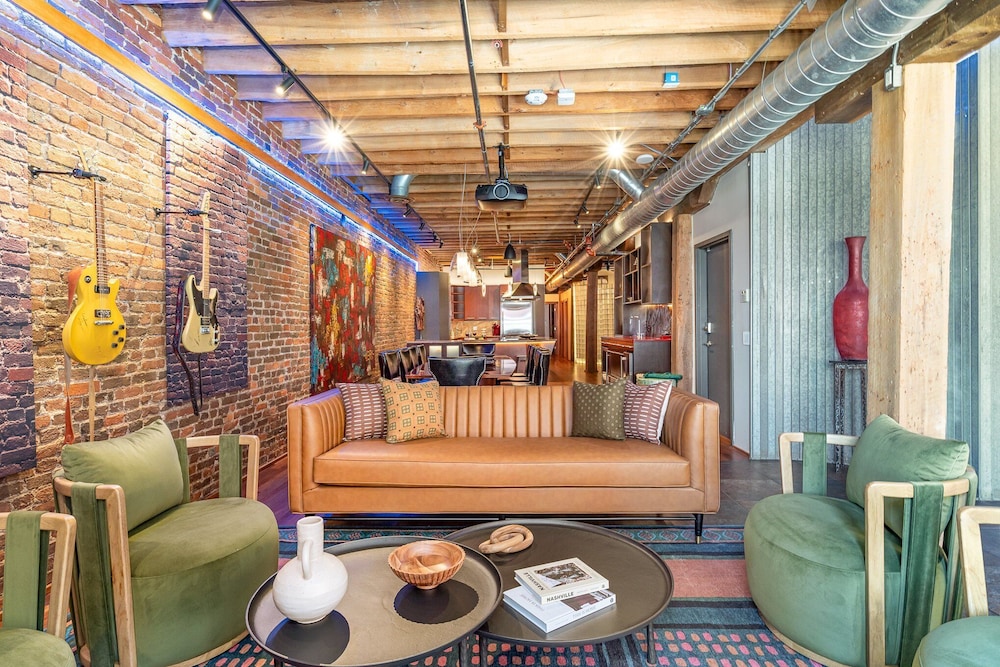 Jamloft - Printers Alley - Walk to Broadway