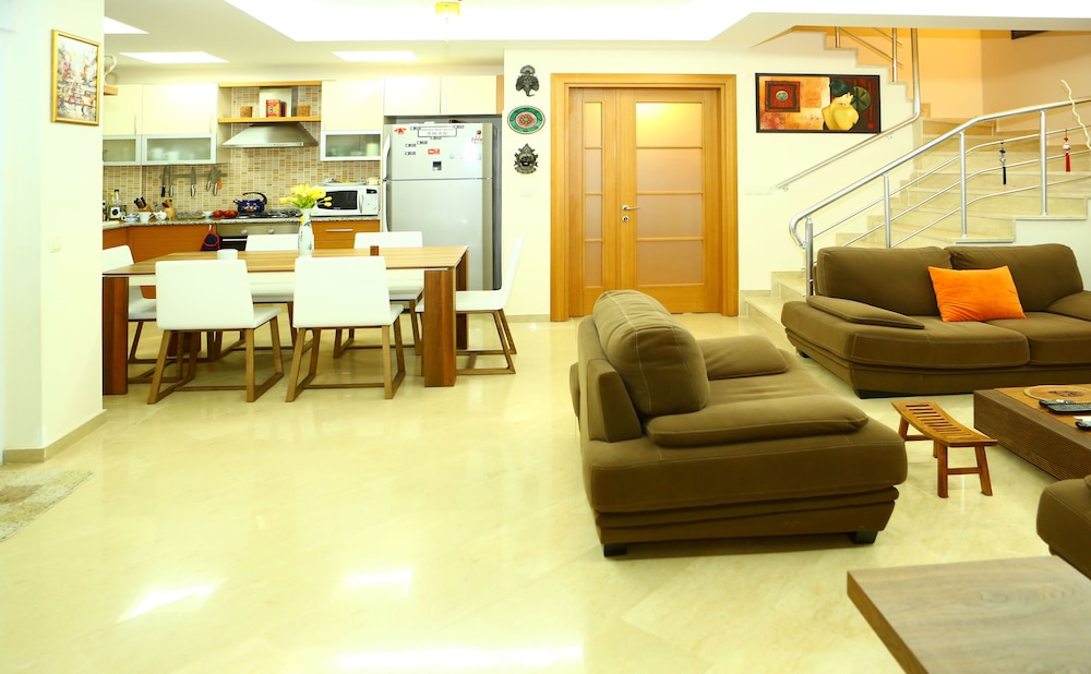 Paradise Town Villa Premium
