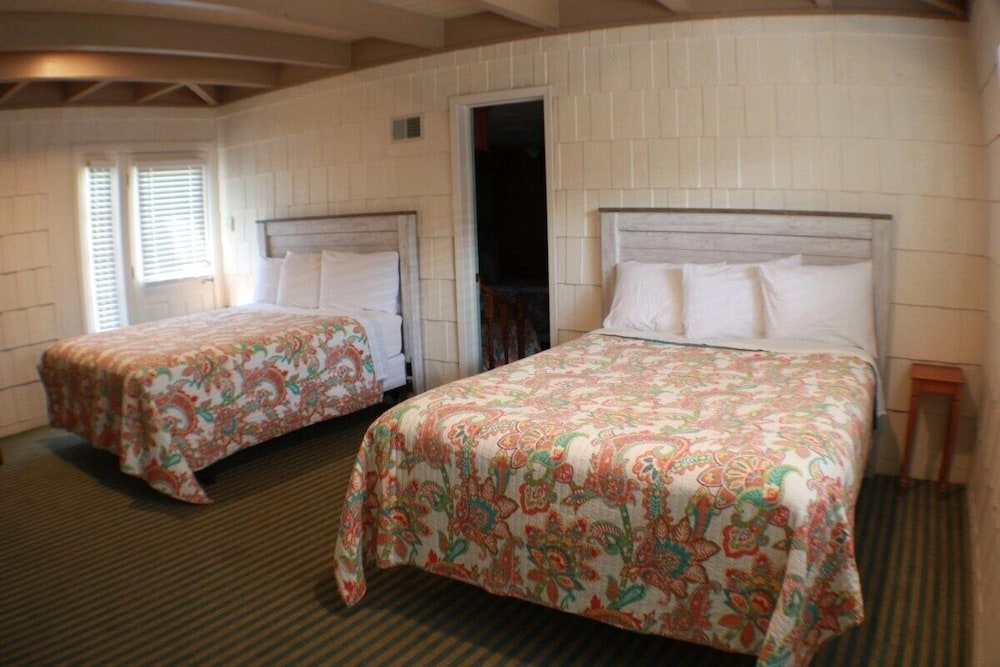 Pelican Bay Resort