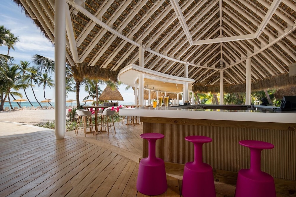 Luxury 6bdr Villa at Tortuga Bay Near Beach Golf