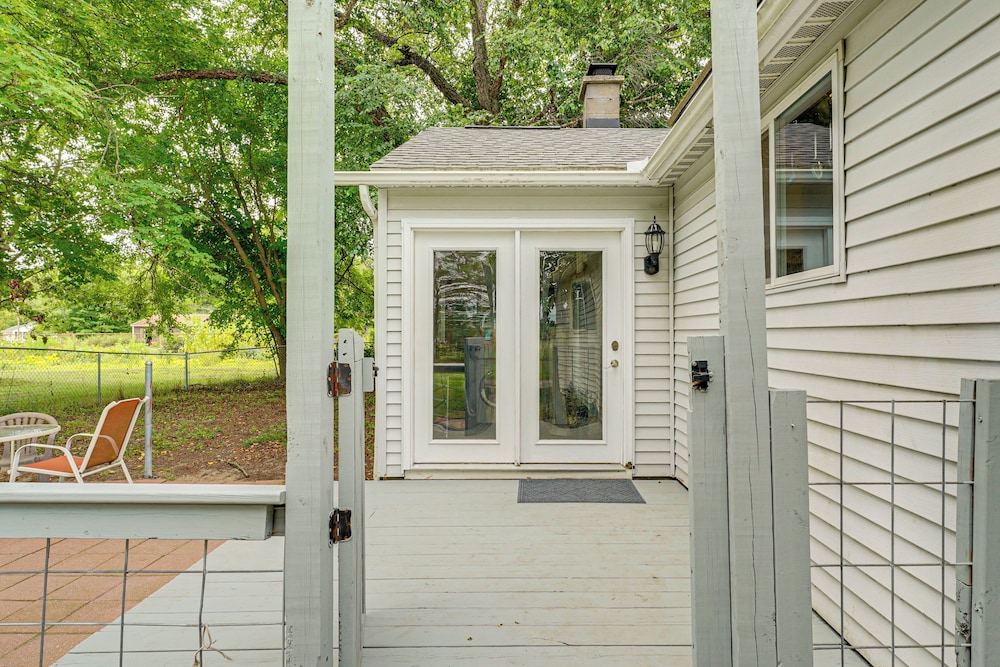 2 Mi to Michigan's Adventure: Family Home w/ Patio