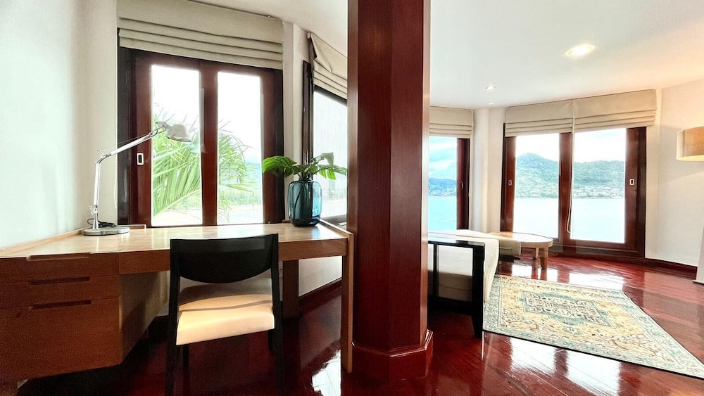 Luxury Seaview 6 Bedrooms With Infinity Pool Villa, Private Gym, Superfast Wifi
