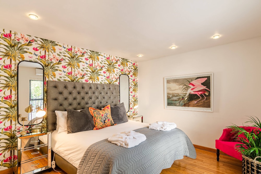 The Ivy Apartments
