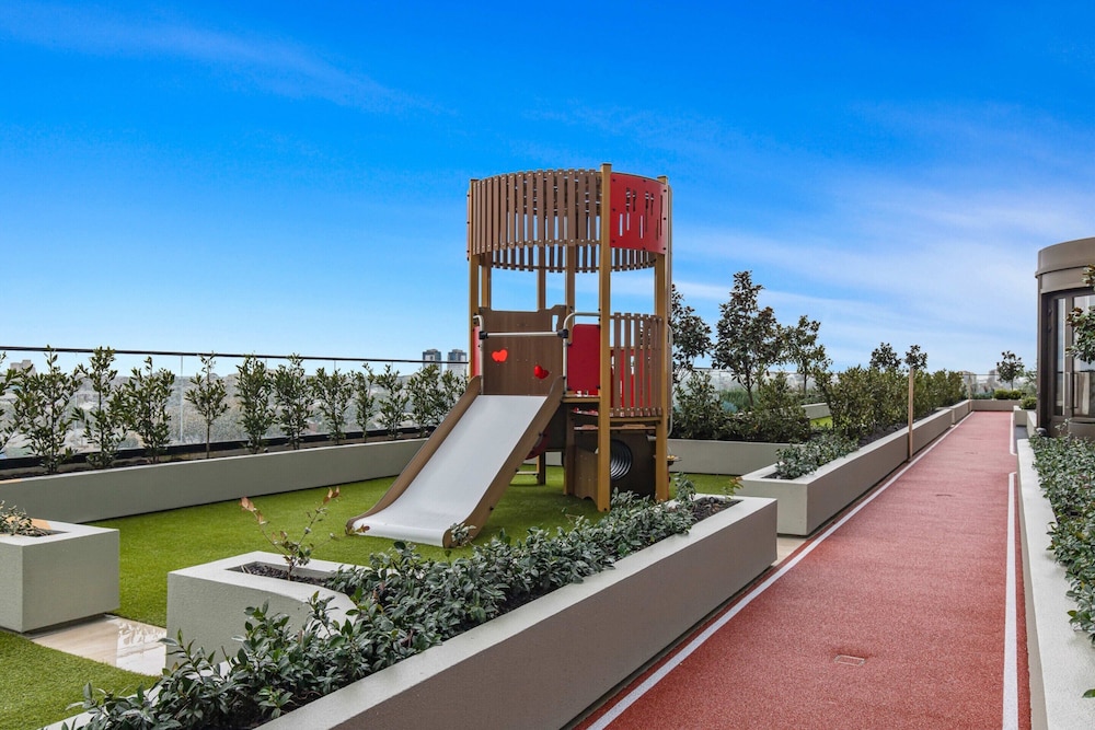 1-bed Resort With Study and Gym