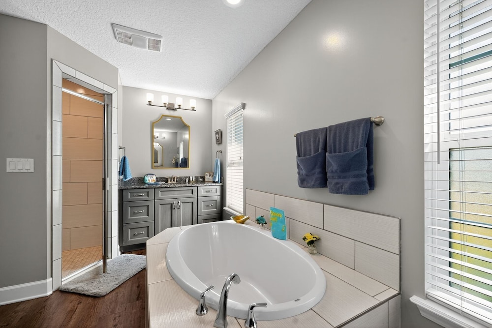 Floridays Manor 4 Bedroom Home