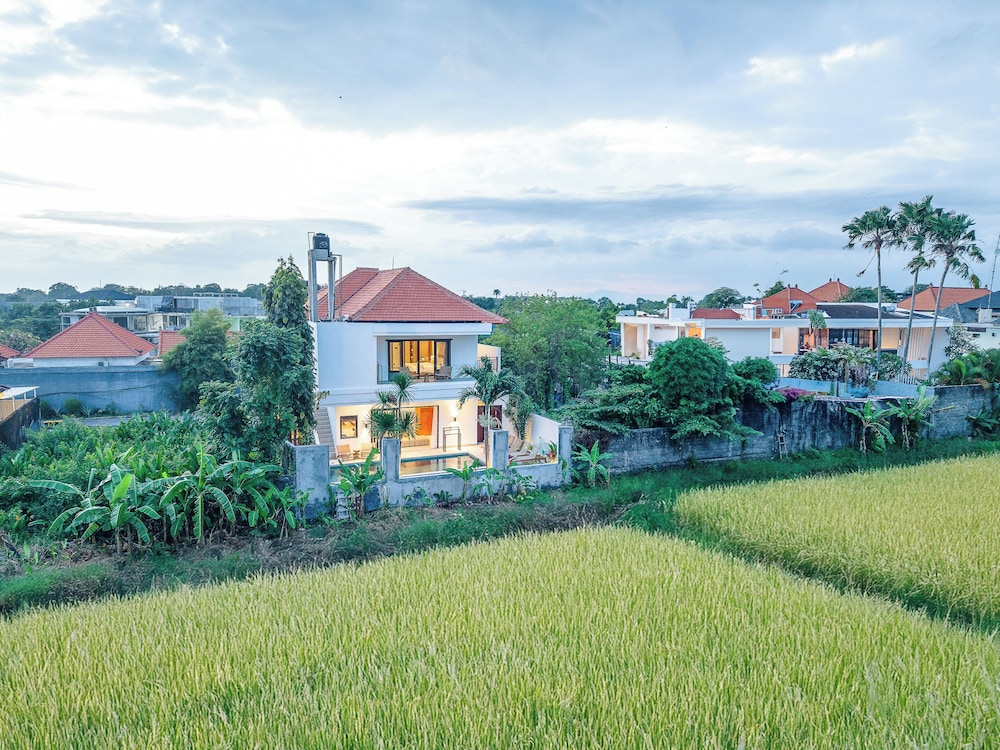 Harvest - New 4BR Villa Amazing View Semin
