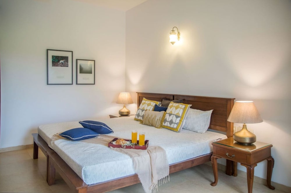 Frangipani by Hireavilla - 4BR w Pool Field View