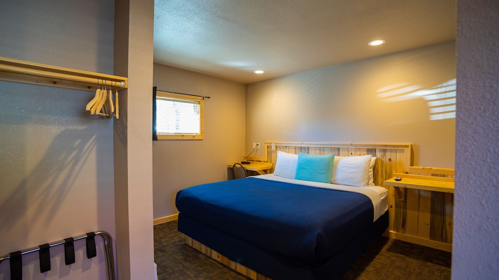 Triangle Motel