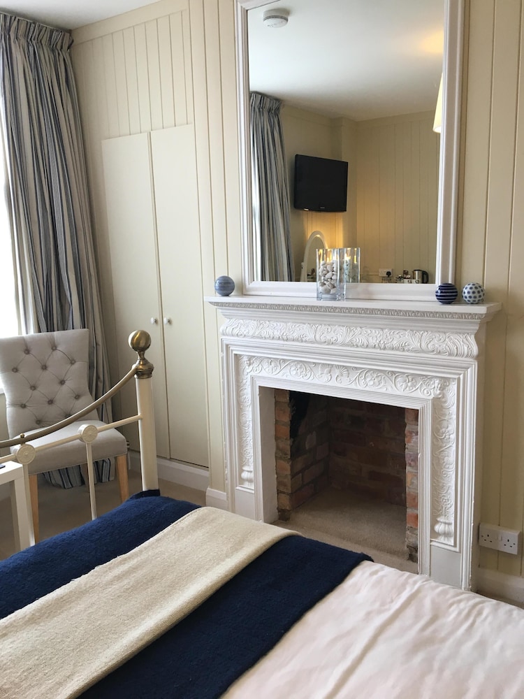 Ashbury Bed and Breakfast