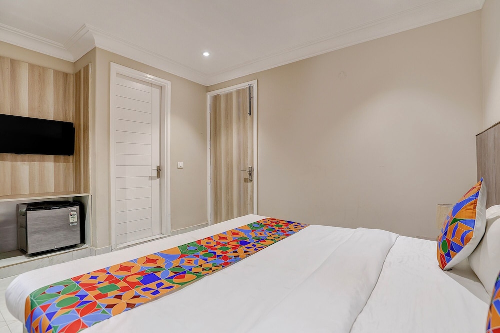 Fabhotel Palm Green
