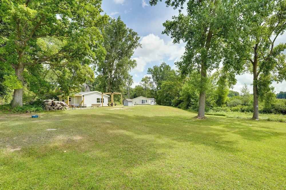 Lakefront Getaway w/ Dock & Yard in Reading!