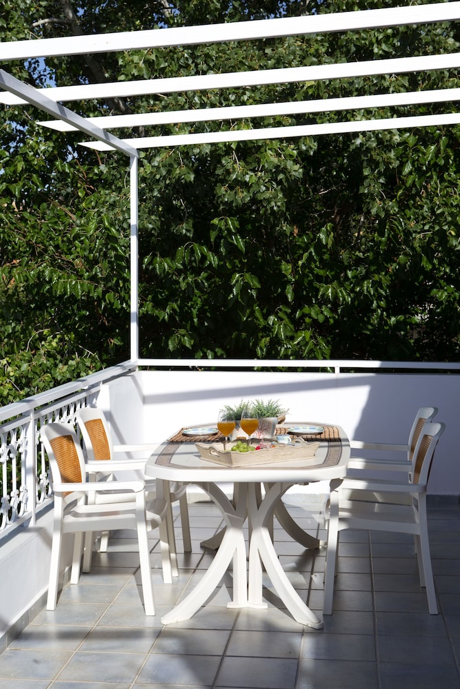 Exanthia Villas