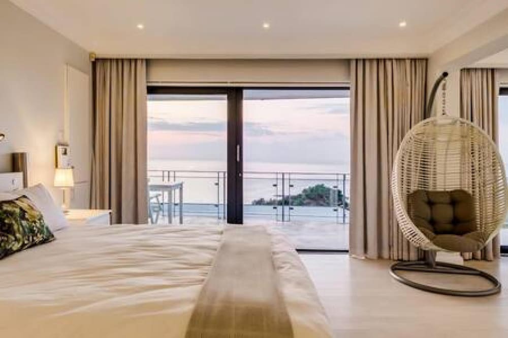 Perfect Family Holiday Villa in Camps Bay Spindrift view 5