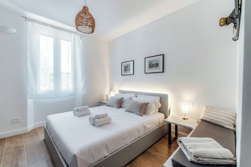 Casa Batèl Suites & Apartments