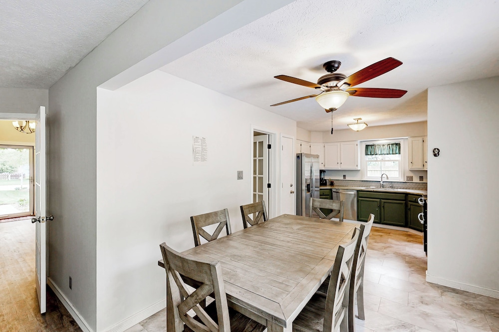 Waterfront 3BR w/ Heart-shaped Pond & Vitamix