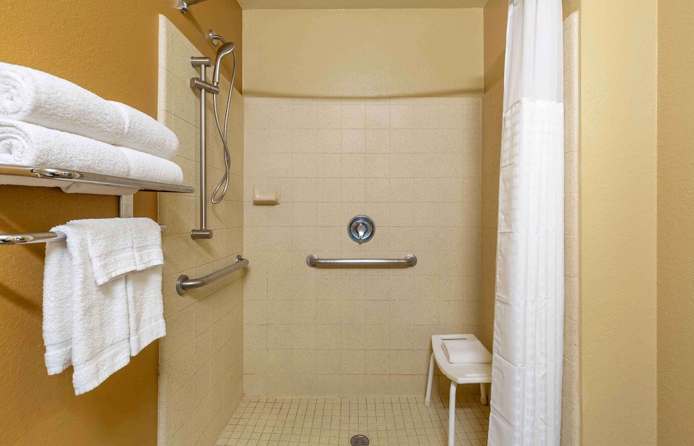 Extended Stay America Suites Washington DC Falls Church - Property Image 11