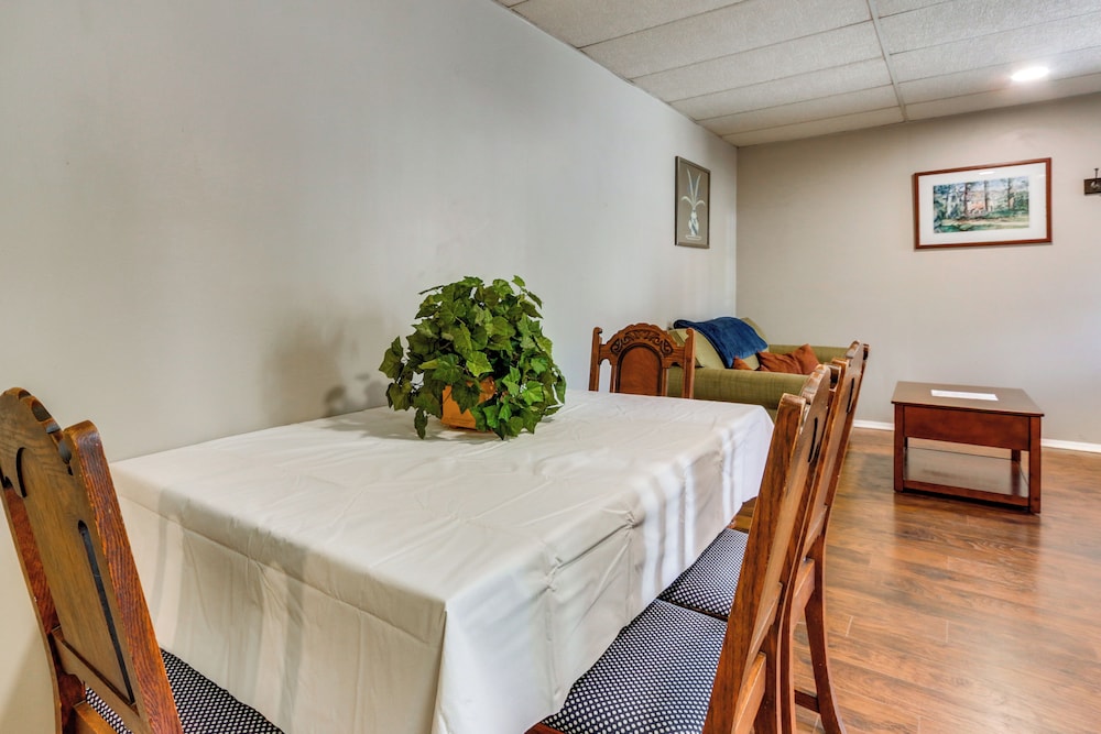 14 Mi to Black Moshannon! Pet-friendly Apartment