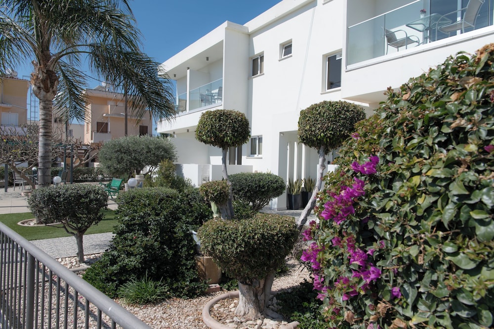 Themis Apartments