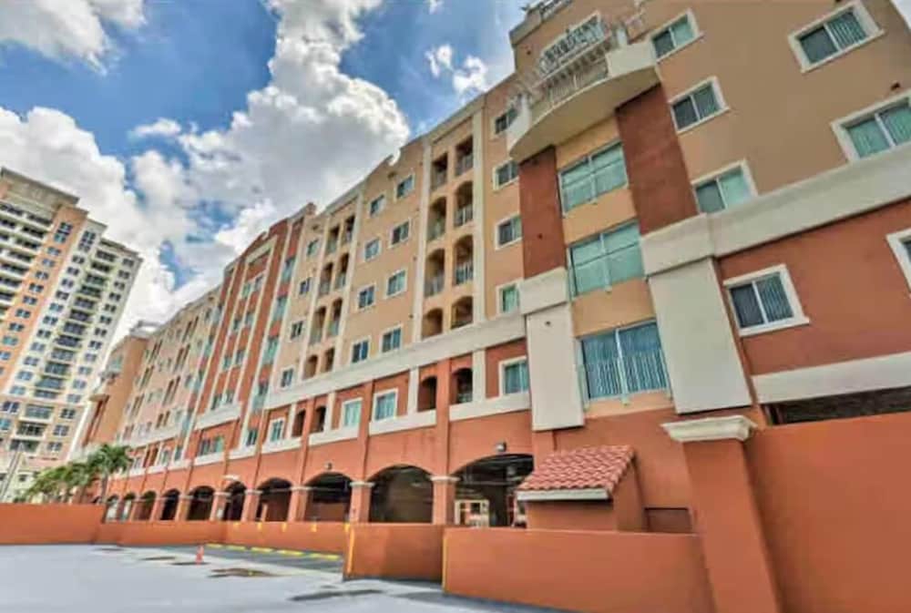 I Love It Coral Way Apartments