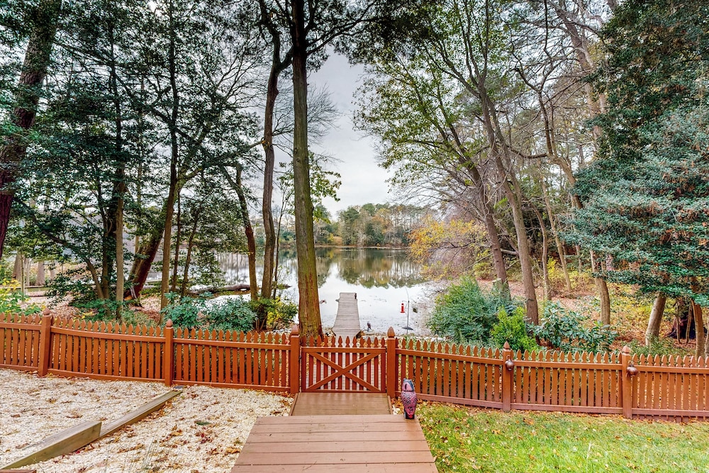 Waterfront Allergy-free 4br, Dock & Home Theater