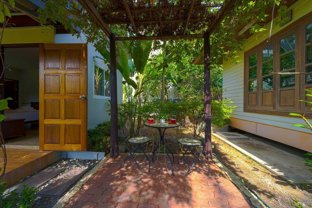 Fantastic Resort Near Town Location BS88