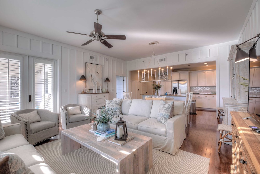 Hello 30a! by Avantstay Private Beach Access, Pool & Fitness Center