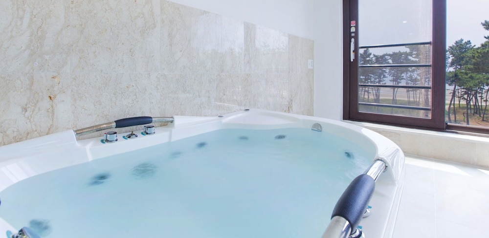 Pool Villa Linderburg
