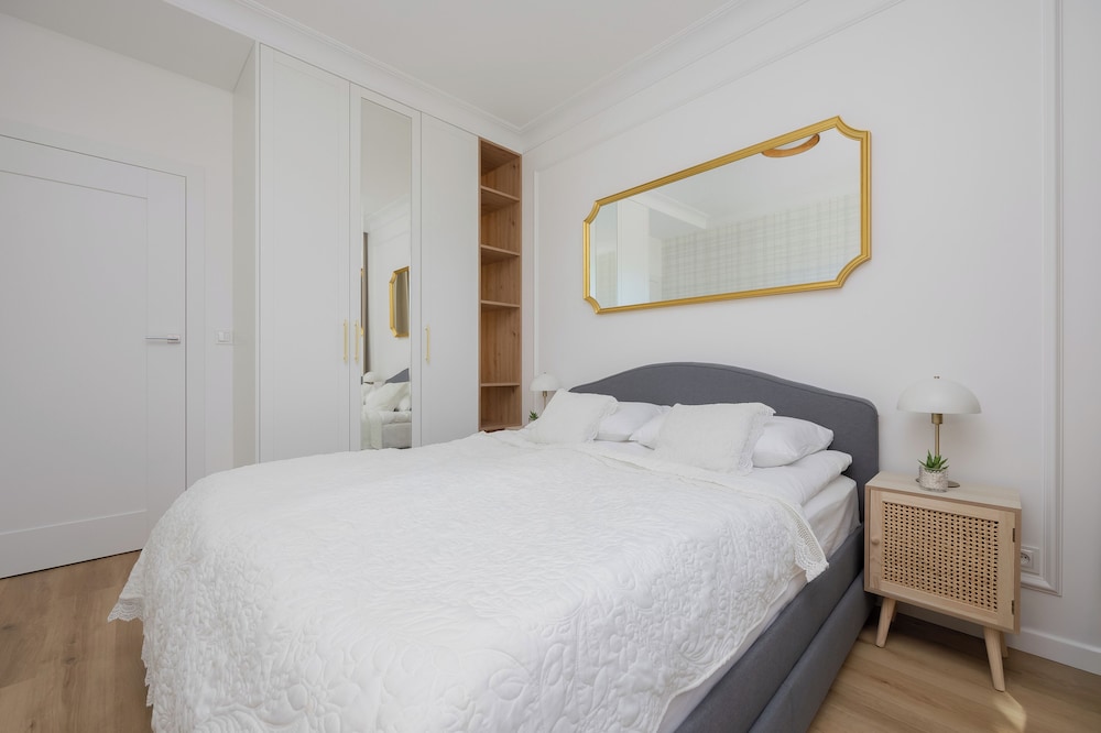 Kolejowa Apartment Warsaw by Renters view 4