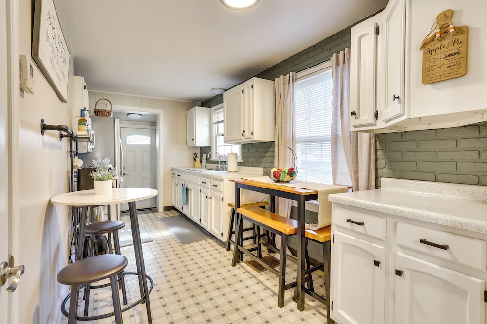 Quiet Home Base in the Heart of Boardman!