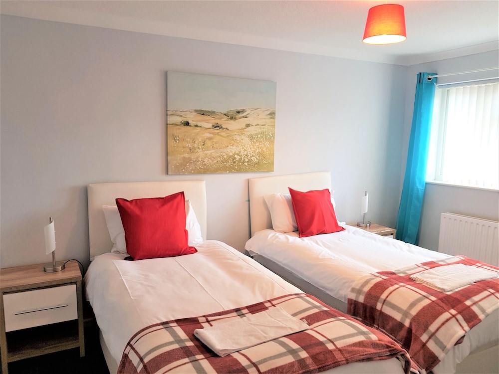 Penllech House - Huku Kwetu view 3