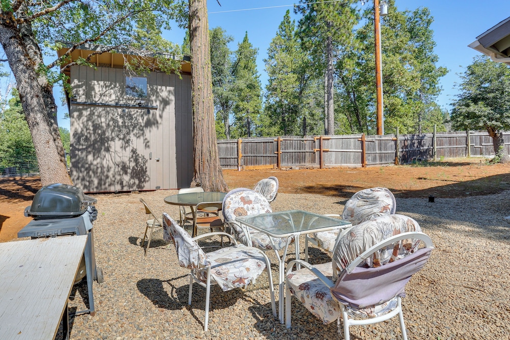 Private Horse Stall: Unplug at Shingletown Home!
