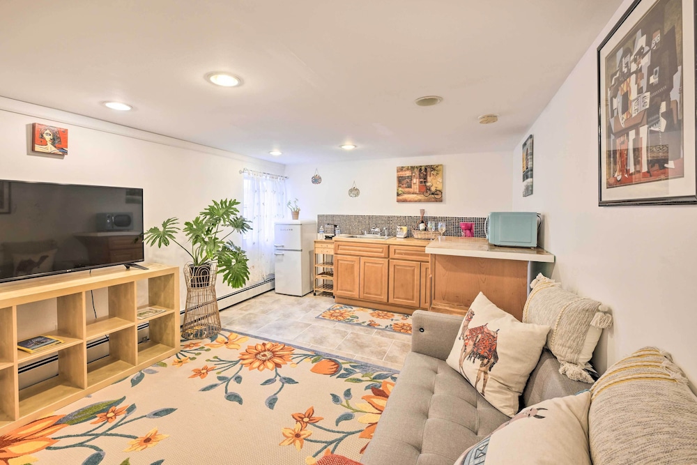Island Park Couple's Escape 1 Mi to Beach! - Property Image 14