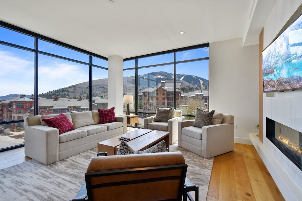 Ski-in out Dream Location With Unparalleled Access Views Amenities Pool Hot Tubs Fitness Center
