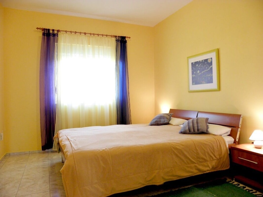 Gorda - 50m From the Beach & Parking - A1 view 3