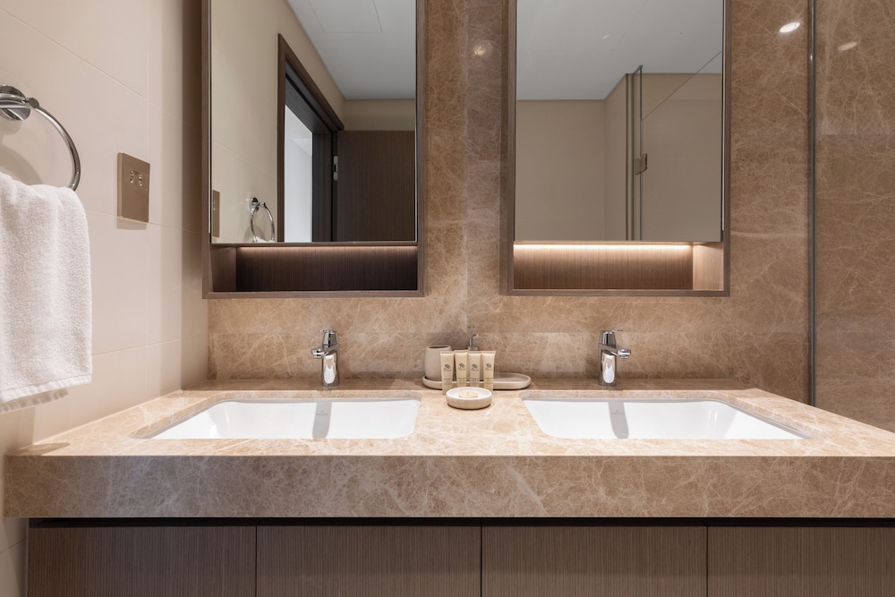 Maison Privee - Waterfront Living w/ Unparalleled Sea and Palm Vws
