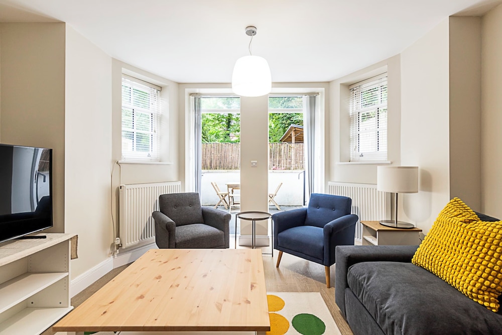 Charming and Modernised Edwardian Flat