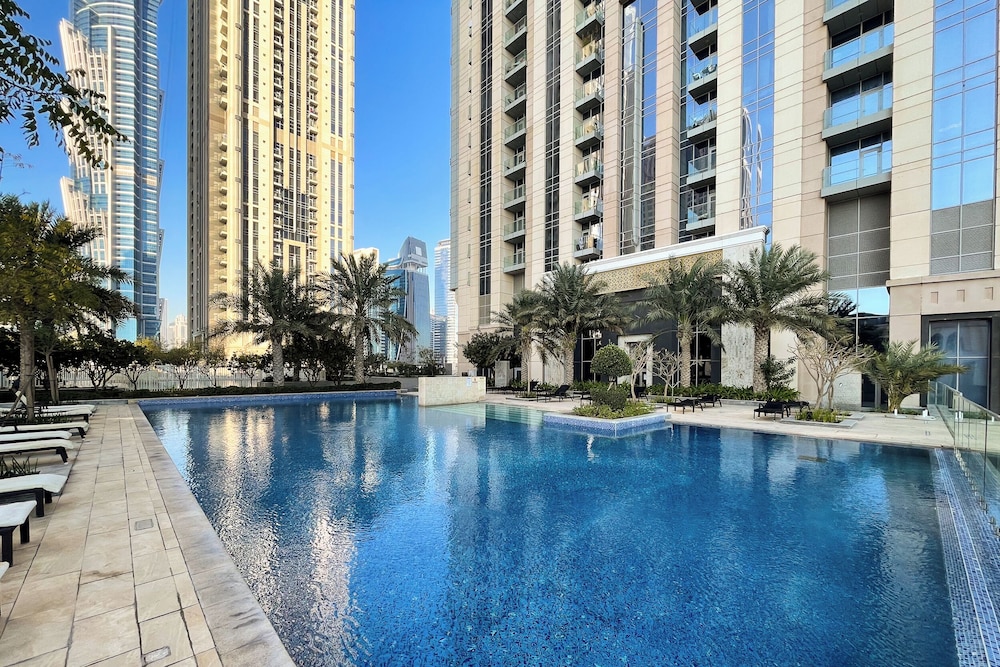 SIMPLY COMFORT Luxury 2Br Apt with Stunning Views Amna Tower