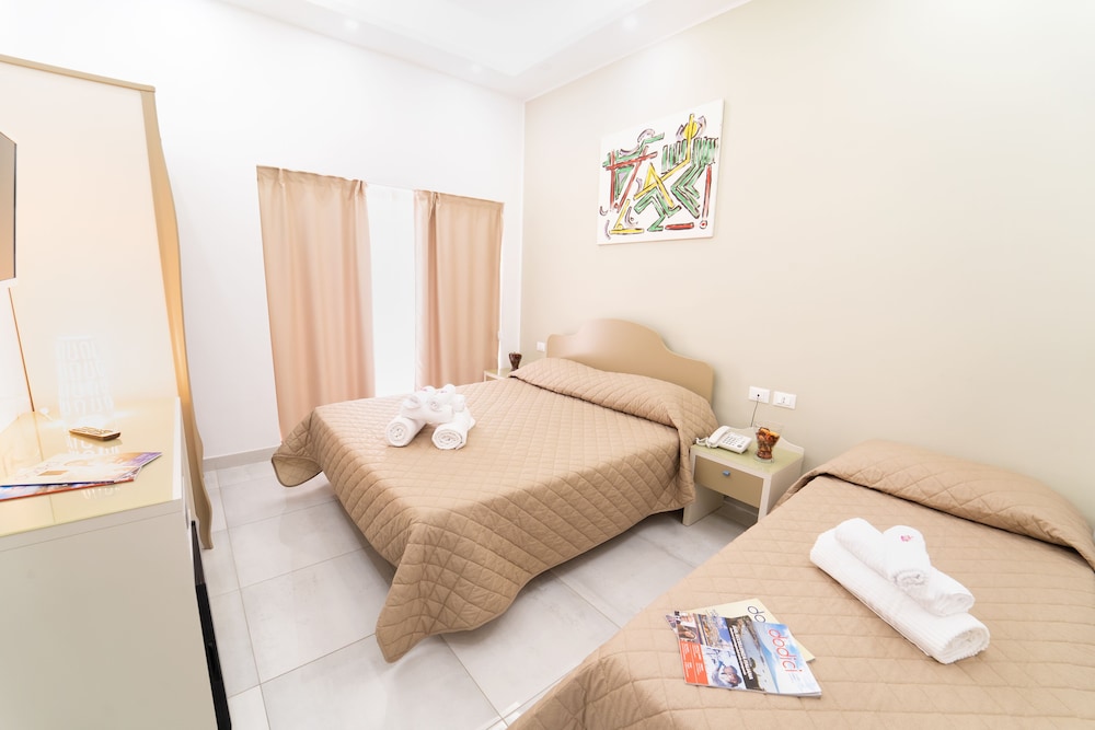 P.C. BOUTIQUE SEA VIEW NAPOLI CENTRO by ClaPa Group Dislocated Hospitality