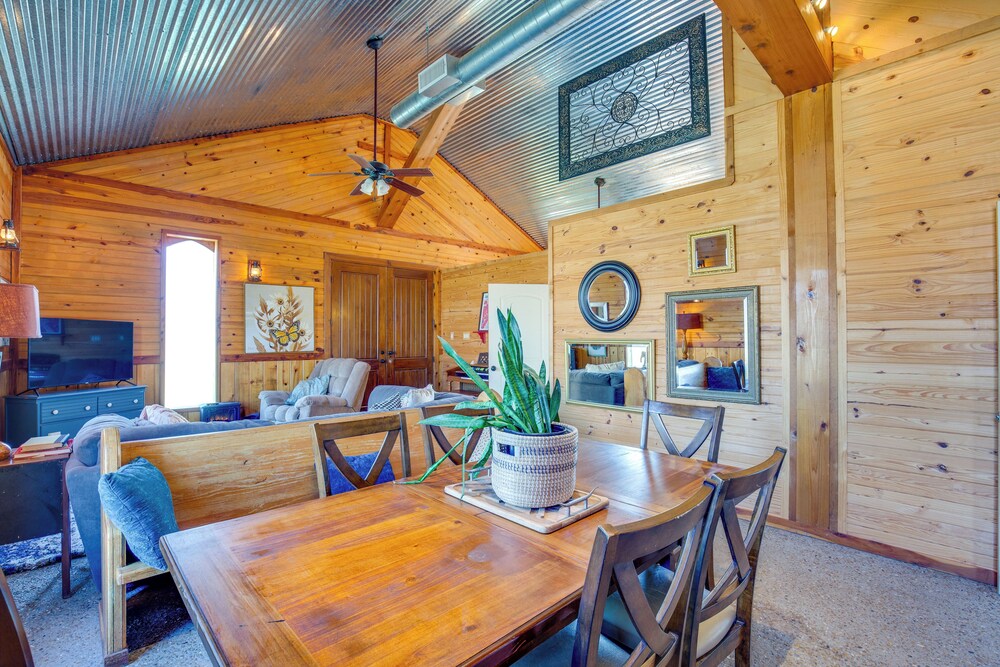 Indoor Pool & Boat Ramp: Lake Tawakoni Group Gem